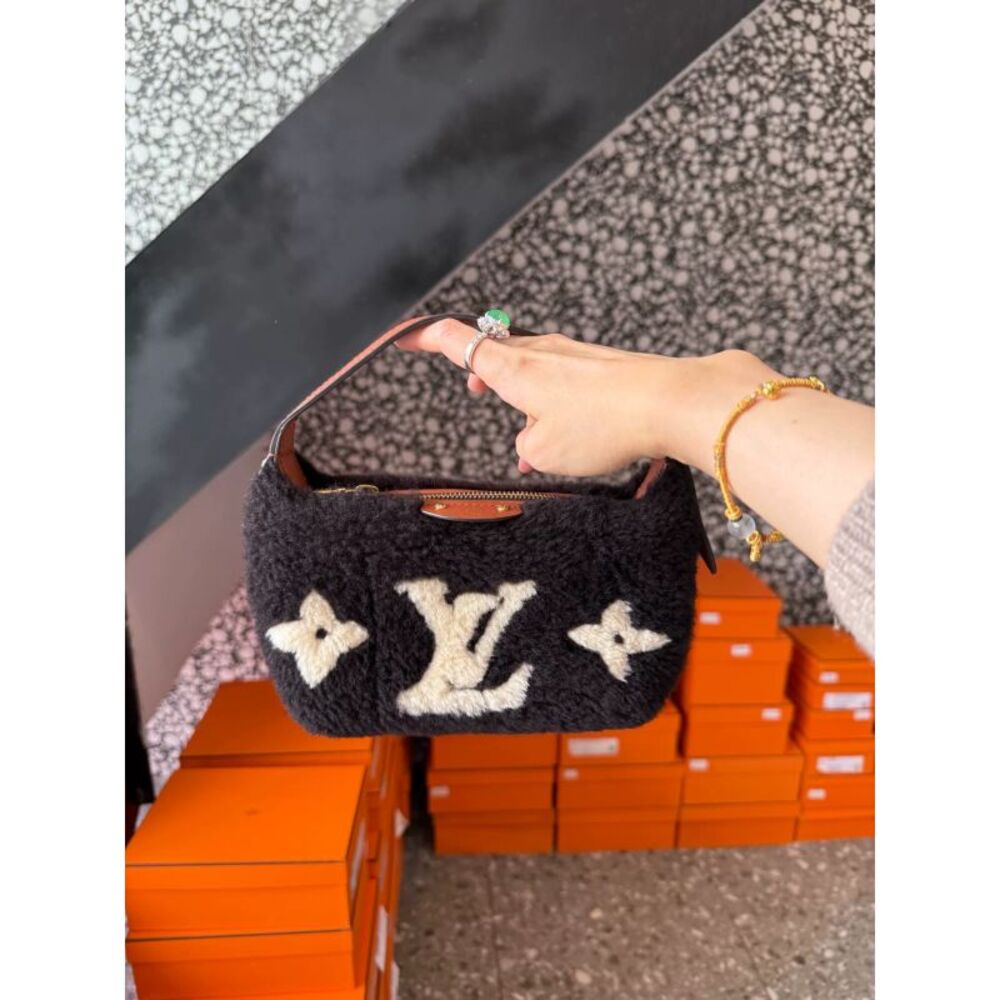 Louis Vuitton Women Pre-Loved Bag Very Good Condition